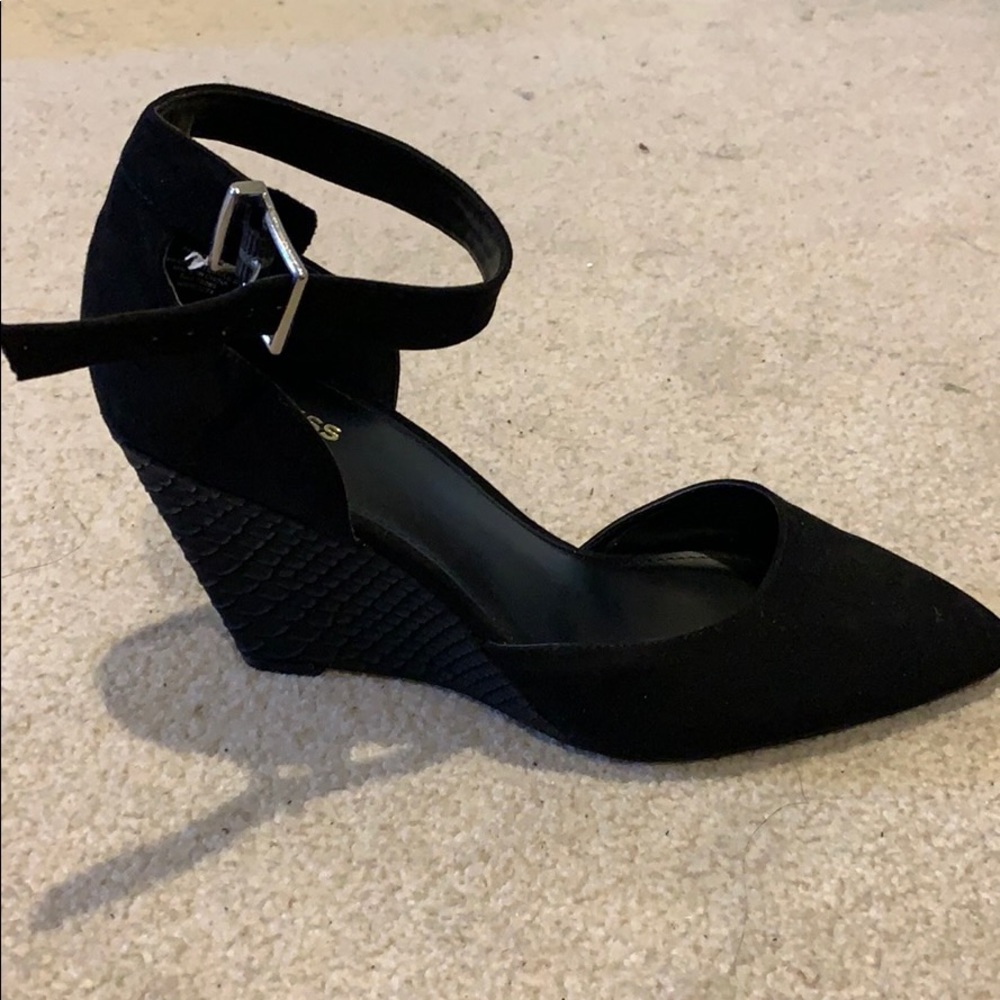 Express Black Wedge Heel Shoes